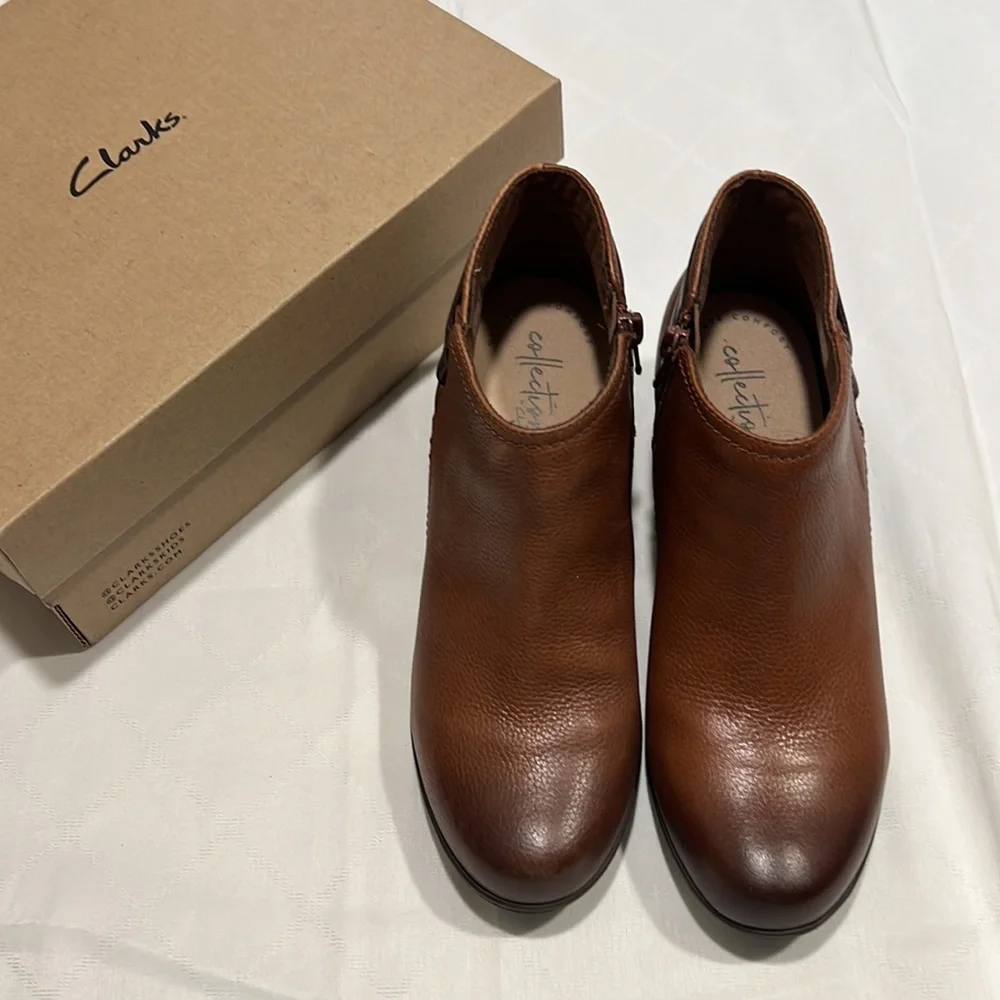 Clarks Valarie 2 Ashly Dark Tan Ankle Boot Womens 6 - Picture 2 of 6